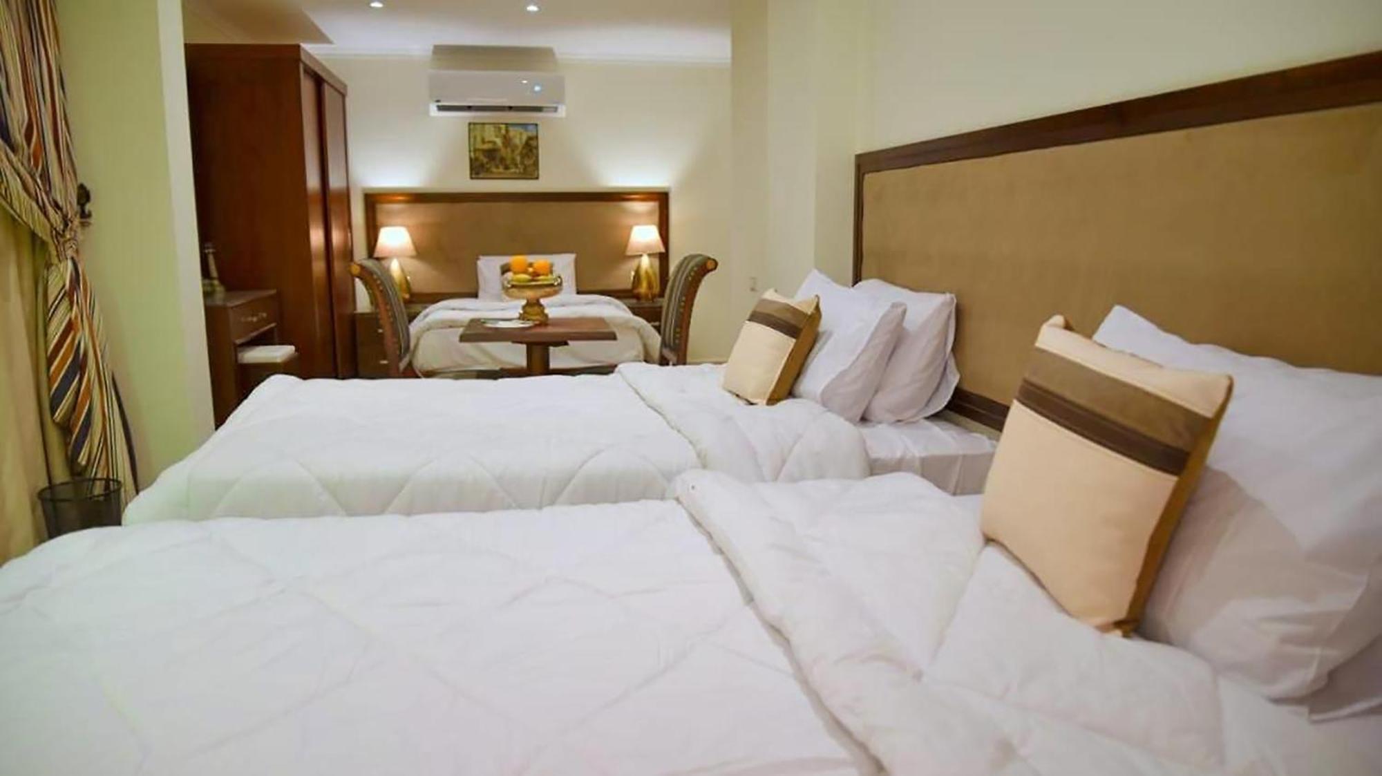 Kafret el-Gabal Flower Pyramids Inn מראה חיצוני תמונה