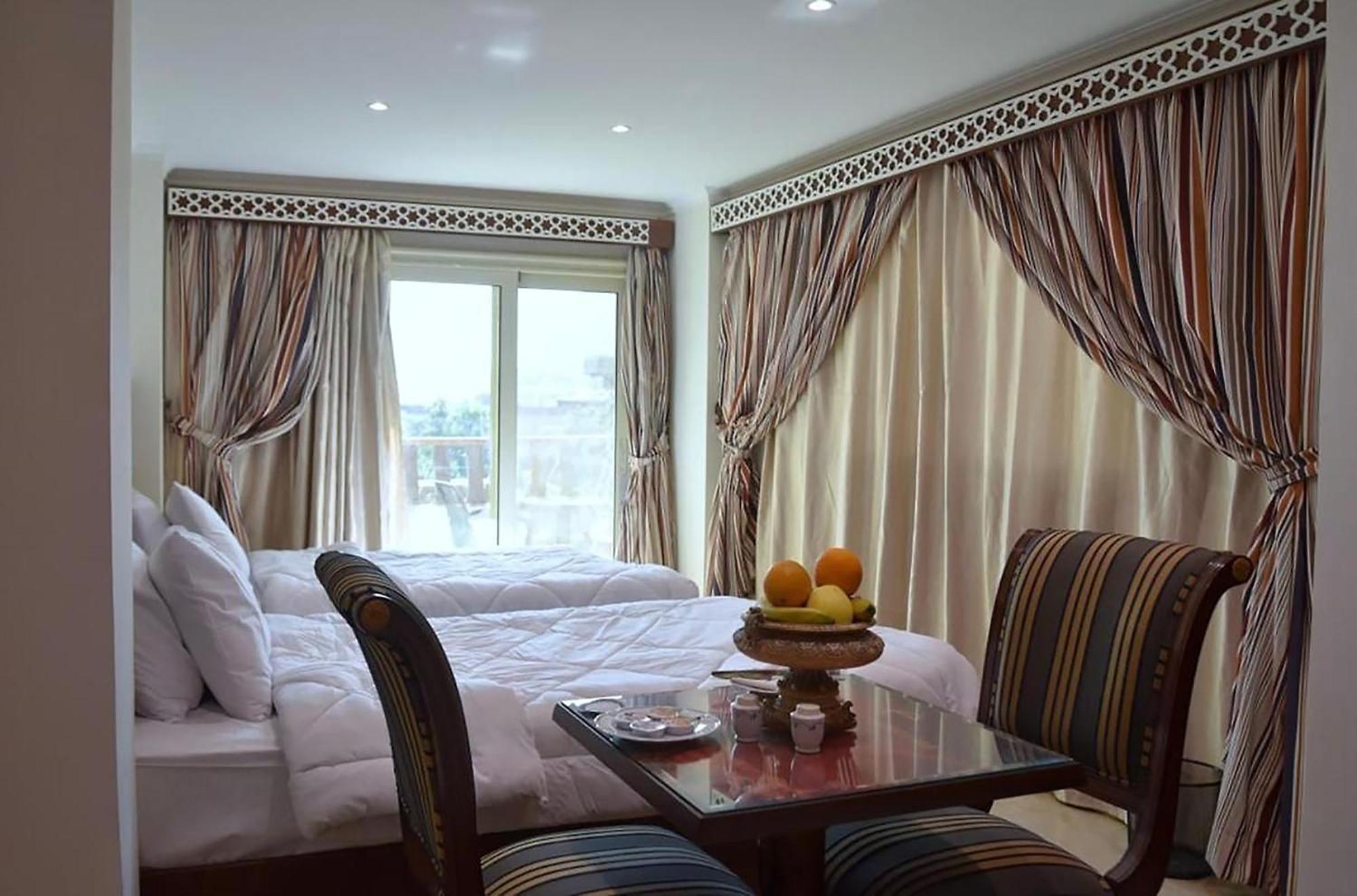 Kafret el-Gabal Flower Pyramids Inn מראה חיצוני תמונה