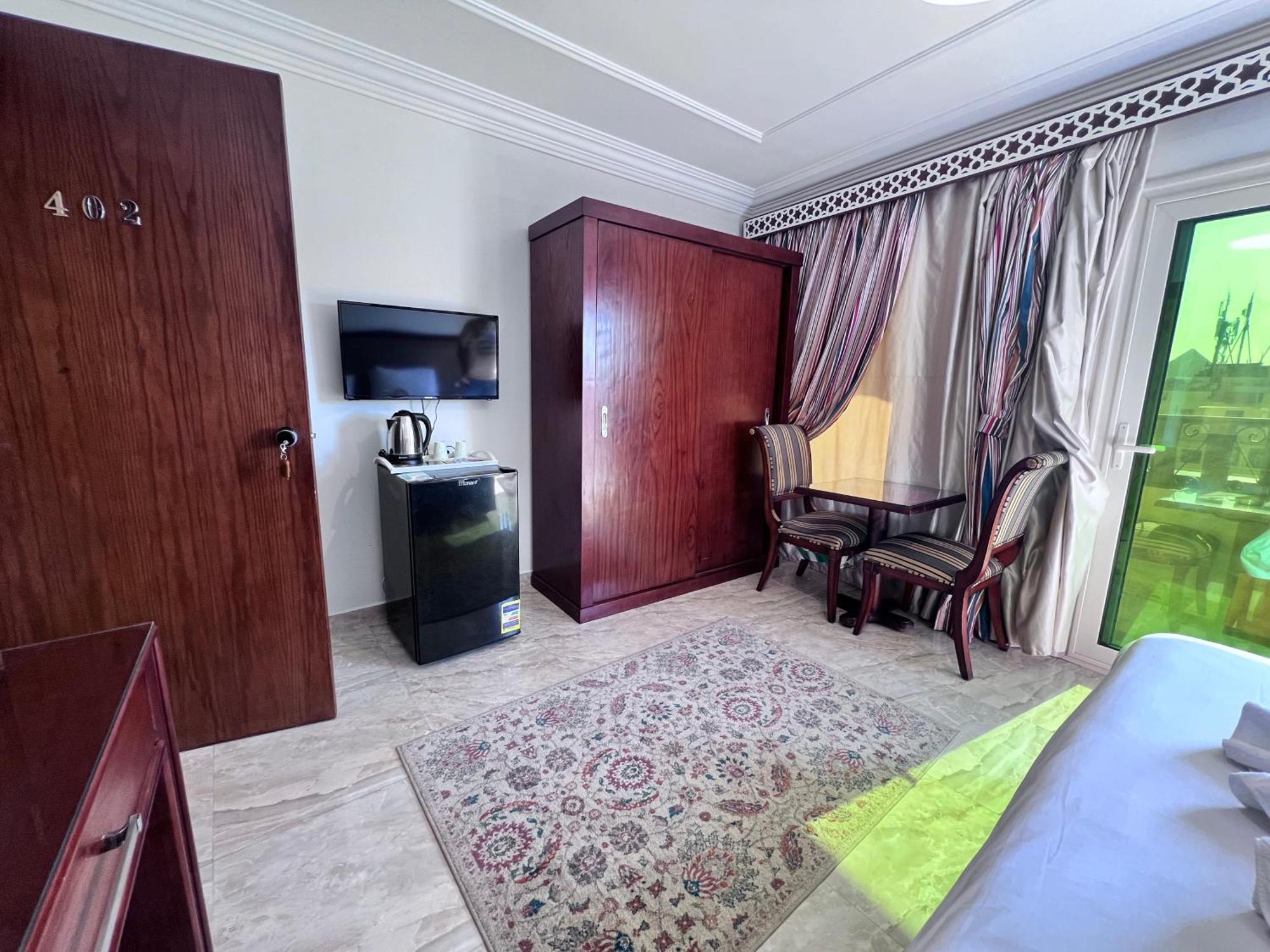 Kafret el-Gabal Flower Pyramids Inn מראה חיצוני תמונה