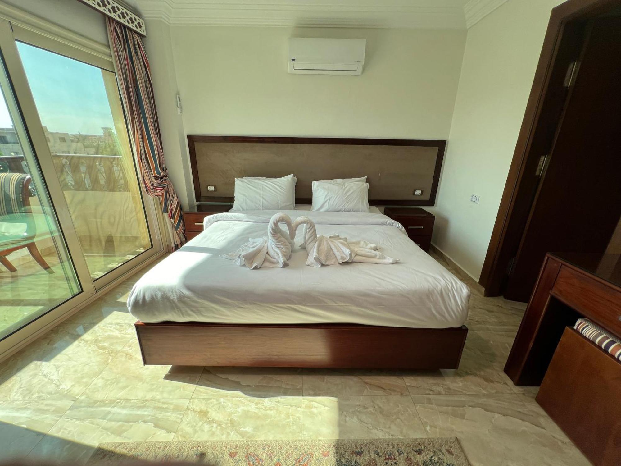 Kafret el-Gabal Flower Pyramids Inn מראה חיצוני תמונה