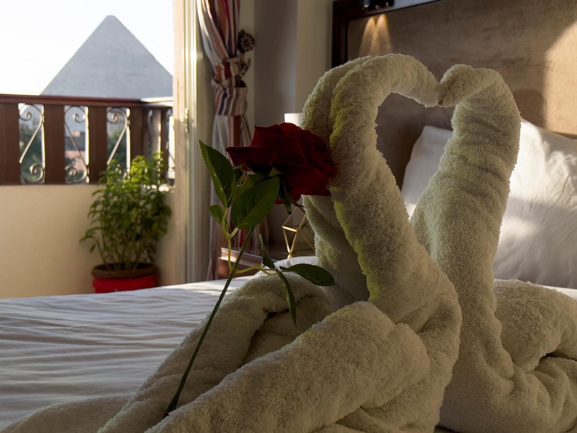 Kafret el-Gabal Flower Pyramids Inn מראה חיצוני תמונה