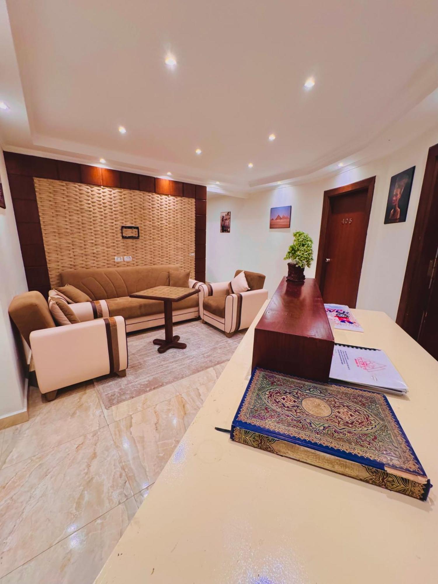 Kafret el-Gabal Flower Pyramids Inn מראה חיצוני תמונה