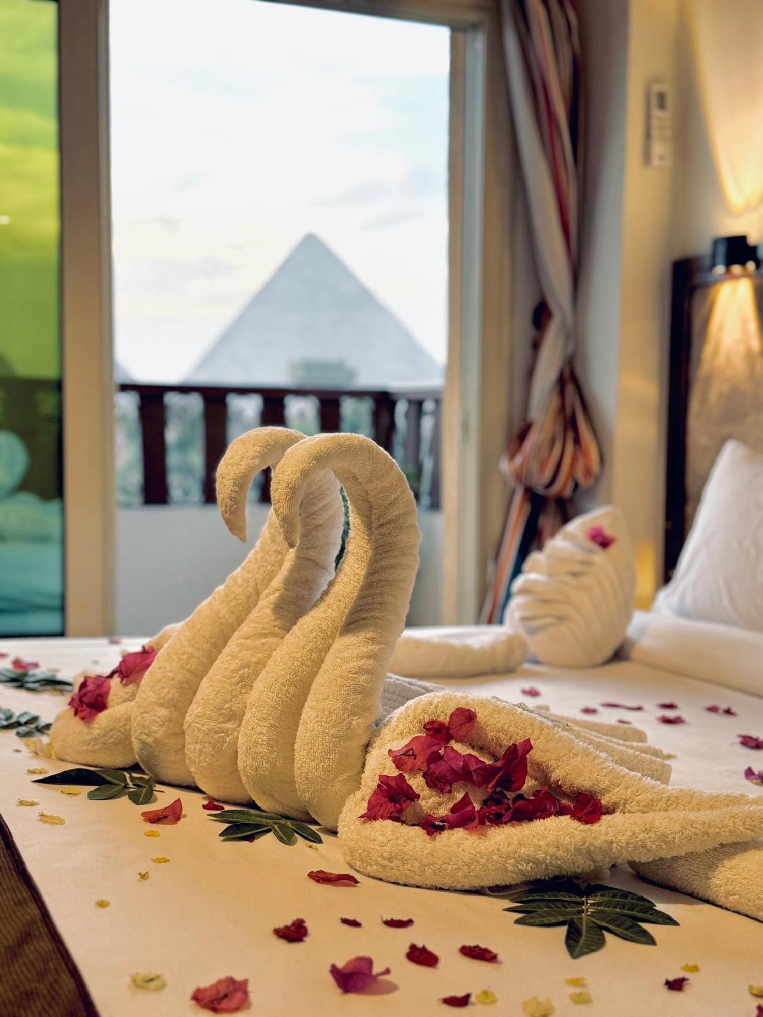 Kafret el-Gabal Flower Pyramids Inn מראה חיצוני תמונה